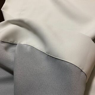 パーフェクトスペース一級遮光カーテン白2枚の画像