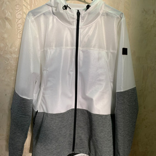 アンダーアーマー　トレーニングパーカーの画像