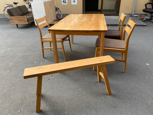無垢材　良品計画　ダイニングテーブル　食卓テーブル　椅子3つ　ベンチ　オーク材