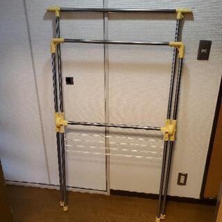 3月処分予定です。おやはめにどうぞ。  横78センチ程  室内 洗濯物干し 布団干し 折り畳み可能の画像