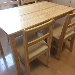 (美品)ダイニングテーブルセット4人掛け　無垢材(元値2万円)の画像