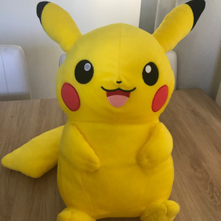 ピカチュウ　ぬいぐるみリュック