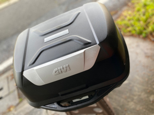 GIVI リアボックス トップケース モノロックケース 大容量 43L E43NTLD ベース付 カラー 未塗装ブラック 高品質 バイク用ボックス