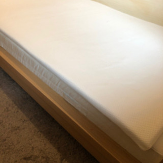 IKEA セミダブルベッドの画像