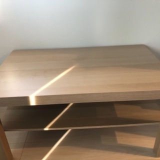 IKEAのテーブル