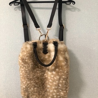 美品♡ Q フェイクファーのショルダーバッグ