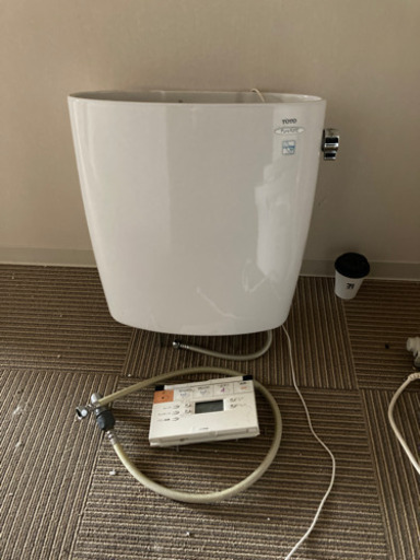 TOTO トイレ　便器　便座　タンク