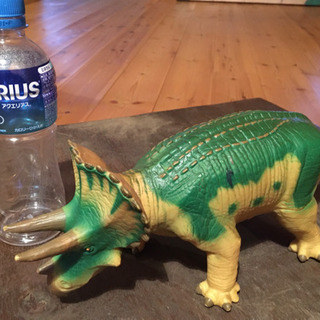 【再値下げ】恐竜のフィギュア 2体の画像