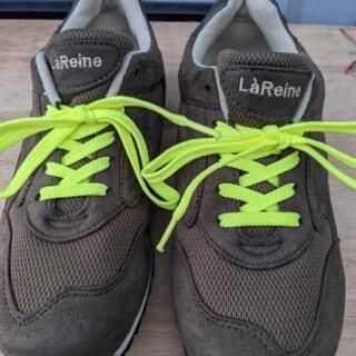 くつ新品　27センチ