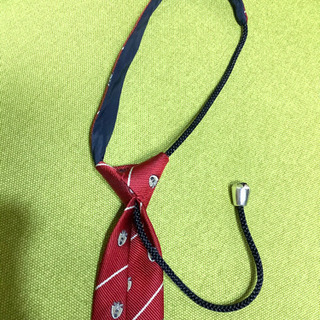 子供用ネクタイ　簡単に長さ調節可能の画像