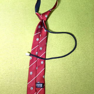 子供用ネクタイ　簡単に長さ調節可能の画像