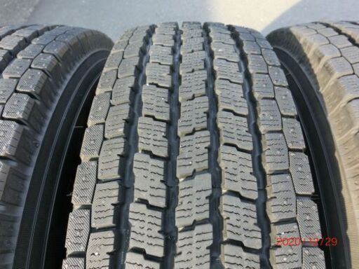 200系　ハイエース　レジアスエース　純正スチールホイール・ヨコハマIG91スタッドレス4本セット