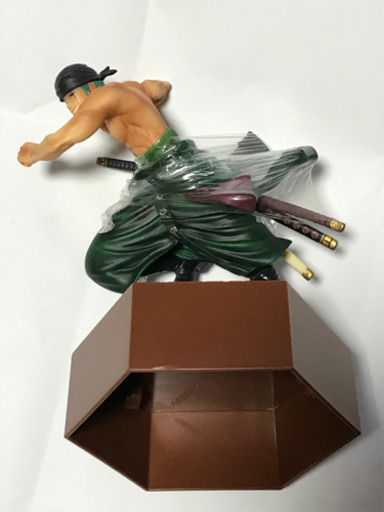 アニメ『ワンピース』ロロノア•ゾロフィギュア【新品未使用】