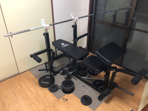 不要のため、売ります。ダンベル体重約100kgです。近く場所は配達無料です。神奈川県内、配達が相談してください