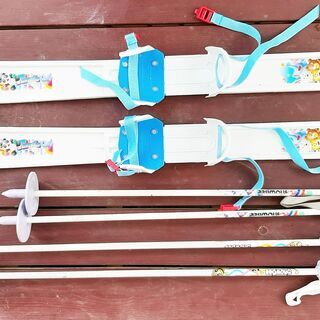 【値下げしました】子供用のプラスチックスキー 70cm / スト...