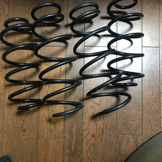 アクア純正バネ。