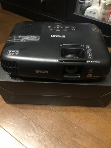 プロジェクター 80インチスクリーン付き