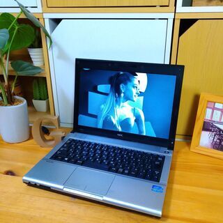 corei5でSSD搭載、メモリ12Gの超高性能NEC☆　12.1インチのコンパクト軽量で持ち運び便利♪　オシャレな光沢シルバー♪　　最新Windows10　64Bit！　　高速PC★　NEC　VersaPro　　　高級感　　ノートパソコン　無線LAN　Wi-Fi対応 　