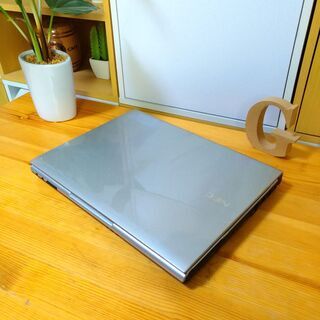 corei5でSSD搭載、メモリ12Gの超高性能NEC☆　12.1インチのコンパクト軽量で持ち運び便利♪　オシャレな光沢シルバー♪　　最新Windows10　64Bit！　　高速PC★　NEC　VersaPro　　　高級感　　ノートパソコン　無線LAN　Wi-Fi対応 　