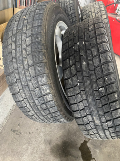 日産純正ホイル付き　スタッドレスタイヤ