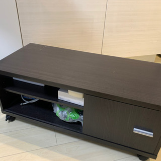 【無料】濃茶のテレビ台をお譲りします: 1/11(月)まで取りに...