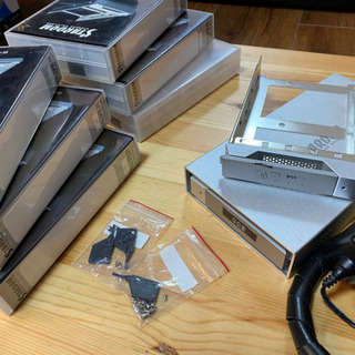 STARDOM HDD ケース1台&トレイ6個の画像