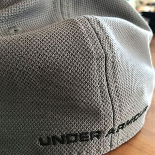【未使用】 UNDER ARMOUR アンダーアーマー　帽子とバックパックの画像