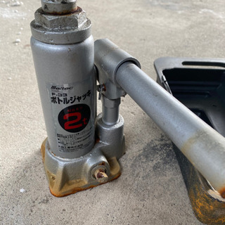 ジャッキアップ ボトルジャッキ 油圧ジャッキ タイヤ交換 履き替え スタッドレスの画像