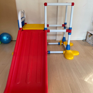 アスレチック　屋内　滑り台の画像