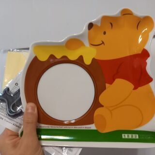 プーさん　お皿　新品　フォトフレームにもなる絵皿　非売品