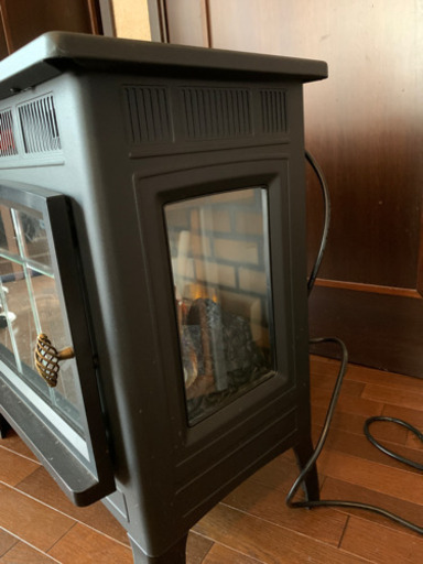 暖炉型電気ファンヒーター
