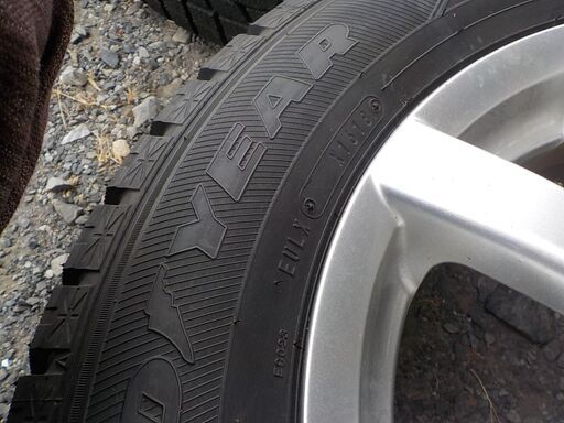 お年玉価格バリ山イボ付き　185/65R15　スタットレス　