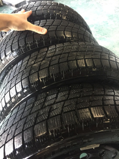 タイヤ付きホイールセット！値下げしました！雪予報出てます！ブリジストンバリ山ホイール付きスタッドレスタイヤ155/65R13サンバーハイゼットエブリィクリッパーなどにあらゆる軽自動車に対応！