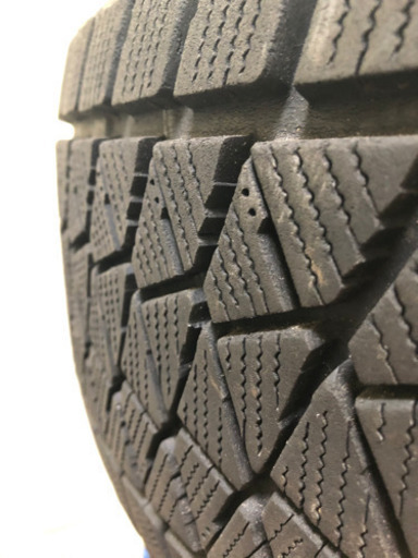 スタッドレスタイヤ　215/70R16 ブリザック