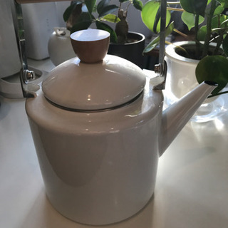 ホーロー　白　ヤカン