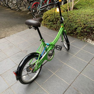 折り畳み自転車　ノーパンクタイヤの画像