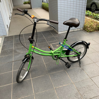 折り畳み自転車　ノーパンクタイヤの画像