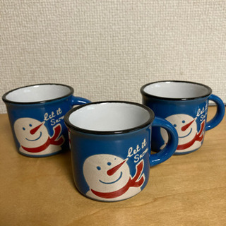 コーヒーカップ3つ