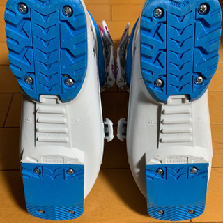 【値下げしました6000円→5000円】ジュニアスキーブーツノルディカ23.5cmの画像