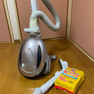 掃除機　SANYOの画像
