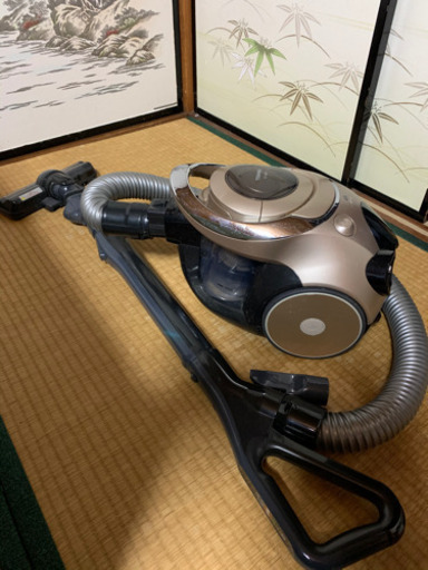 TOSHIBA サイクロン式掃除機 VC-J2000