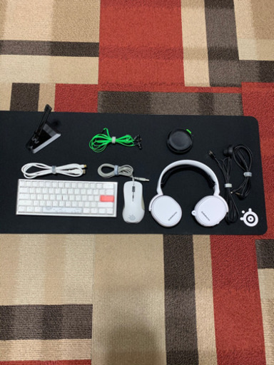 ゲーミングセット　Ducky 赤軸　RAZER  Steel(お引き受け先が決まりました)