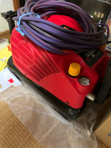 MAX エアーコンプレッサー　9700E 中古