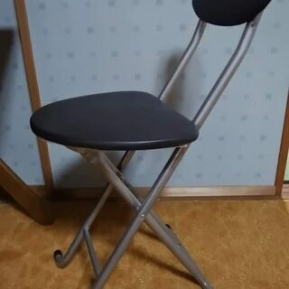 折りたたみ椅子（黒）