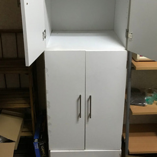 食器入れ？170cmぐらいの高さの画像