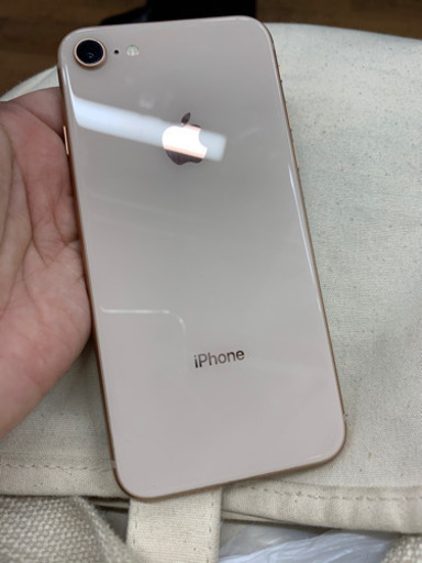 iPhone8 少し傷ありAppleCare加入　写真あり