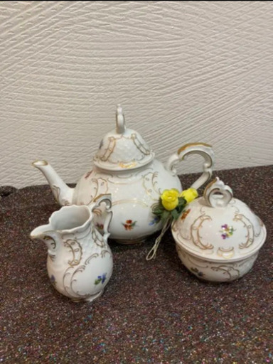 ベルサイユリンドナー  ポット、シュガー入れ、ミルク入れ