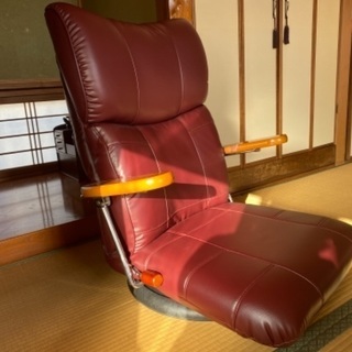 座椅子　リクライニング、肘置き、回転、頭部カバー付き