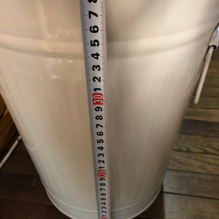 白　ブリキバケツ型　物入れ　２つ