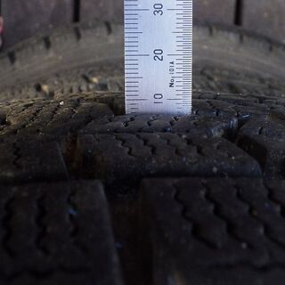 スタッドレスタイヤ・アルミセット　ヴィッツ用 165-70R14　コンパクトカーサイズ　訳アリの画像